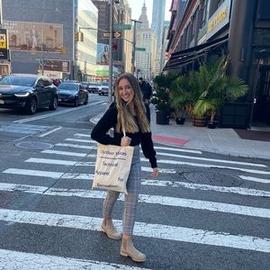 Meet your Posher, Maddie